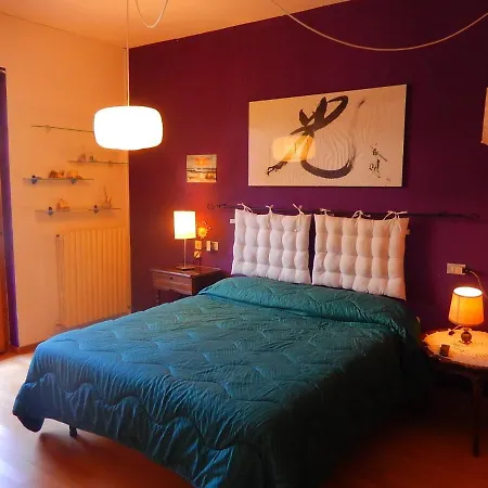 Spacious In With Solarium Monteciccardo